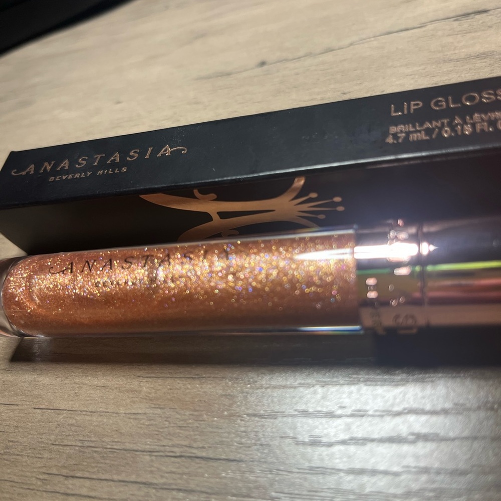 ANASTASIA BEVERLY HILLS Lip Gloss in Amber Sparkle
